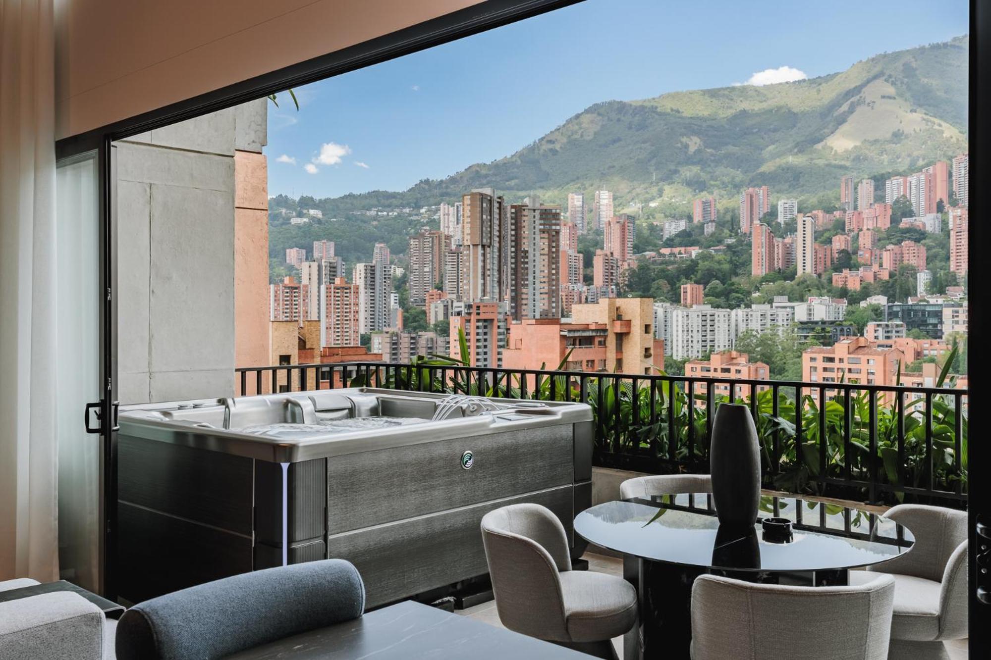 Lujosos En Edificio Morph En El Poblado Apartment Medellín
